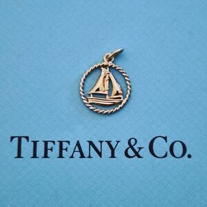 RARE Tiffany & Co. 18k Yellow Gold Sailboat Boat Twist Circle Charm Pendant